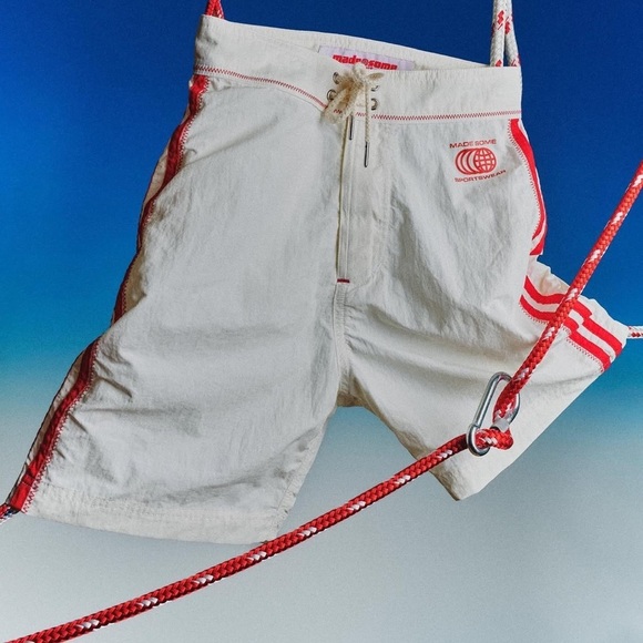 Lisa Says Gah Made Some Long Shorts - Picture 3 of 11